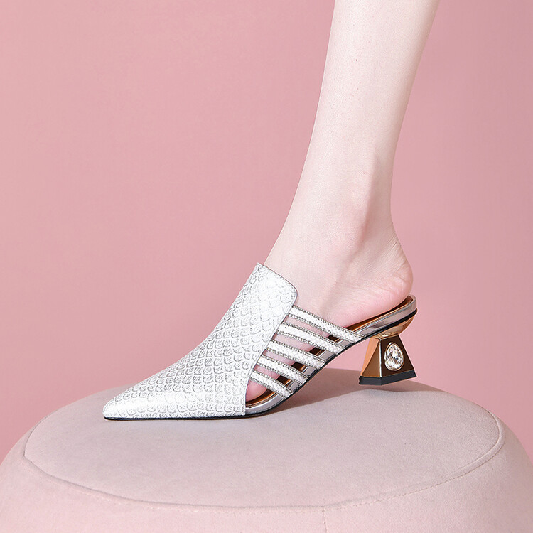 20220303151748284202203031517482848_750.jpg Women's White Leather Closed Toe Slippers with Mid Heel and Metal Decoration