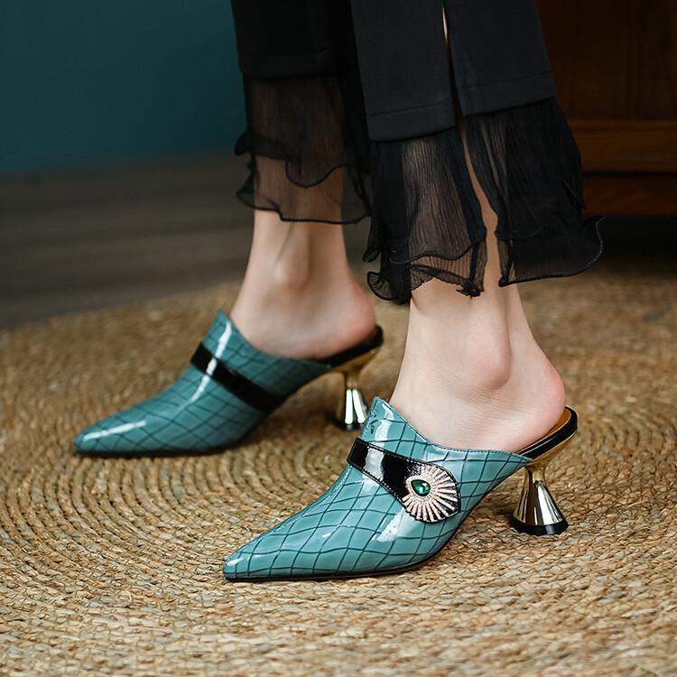 20220310155026299202203101550262998_750.jpg Light Blue Leather Closed Toe Slippers with Plaid and Belt Detail