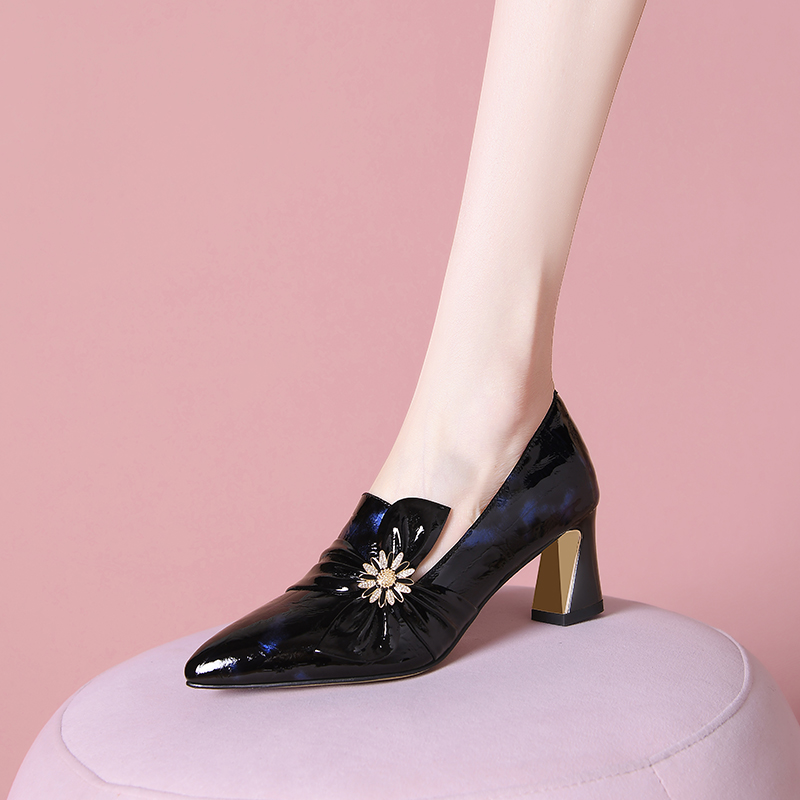 Deep Mouth Flat Shoes - Style k.html